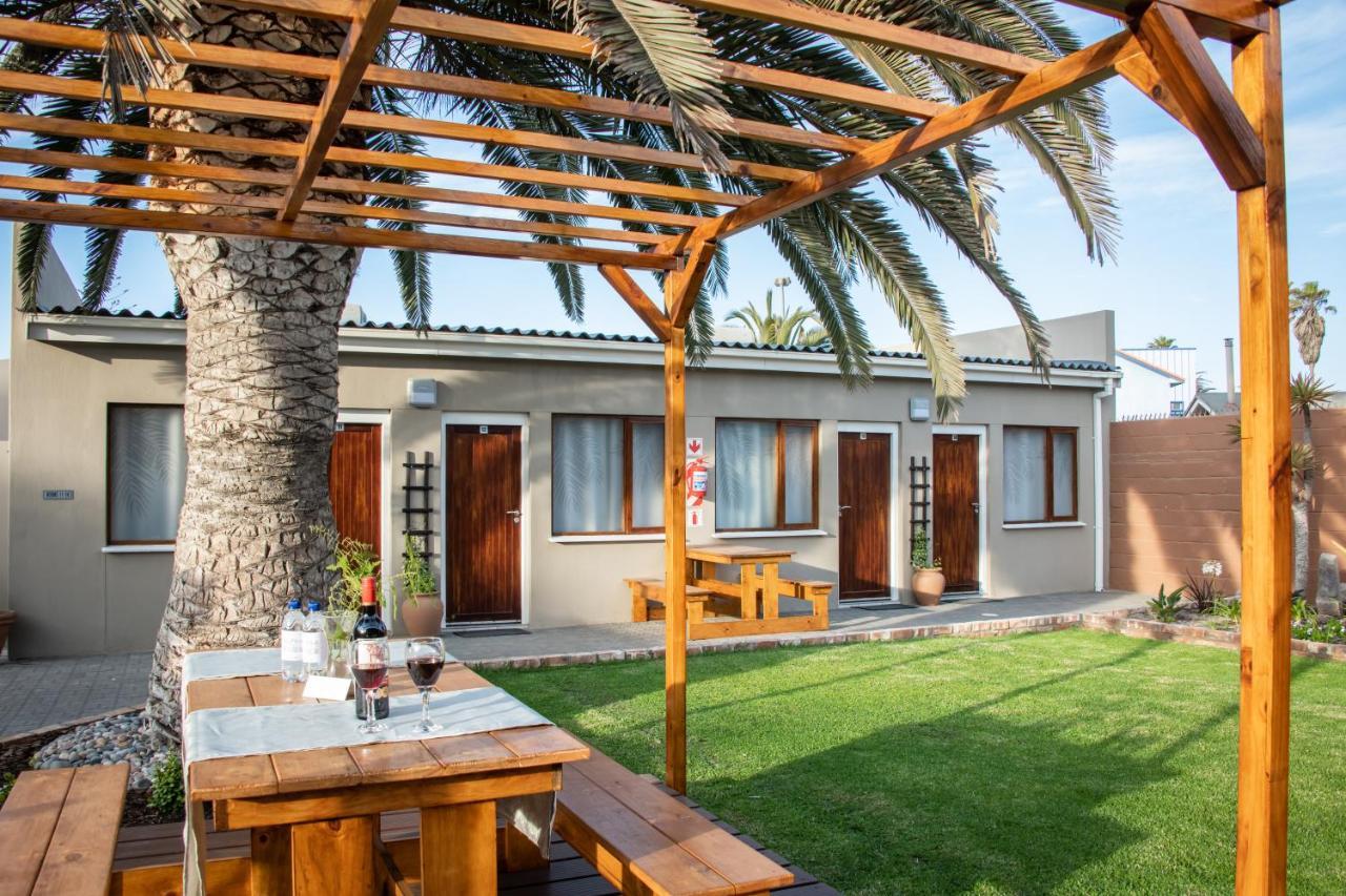 The Mole Guesthouse Свакопмунд Экстерьер фото