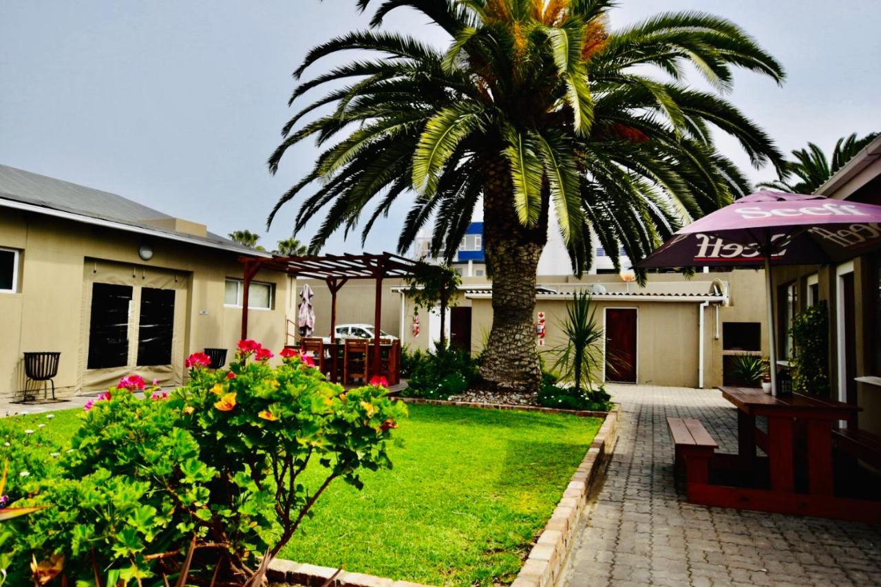 The Mole Guesthouse Свакопмунд Экстерьер фото