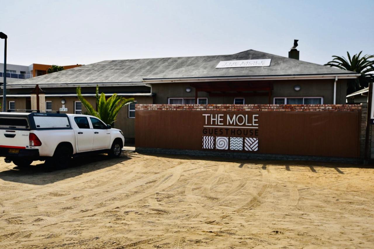 The Mole Guesthouse Свакопмунд Экстерьер фото