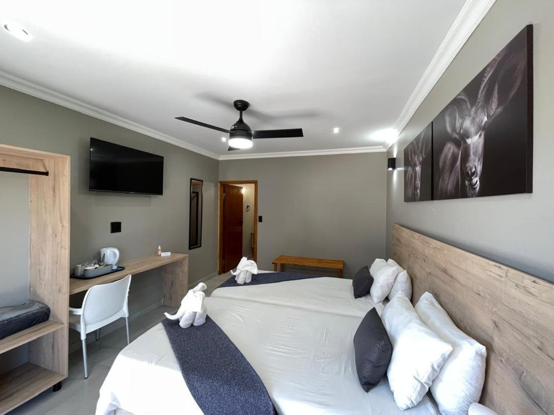 The Mole Guesthouse Свакопмунд Экстерьер фото